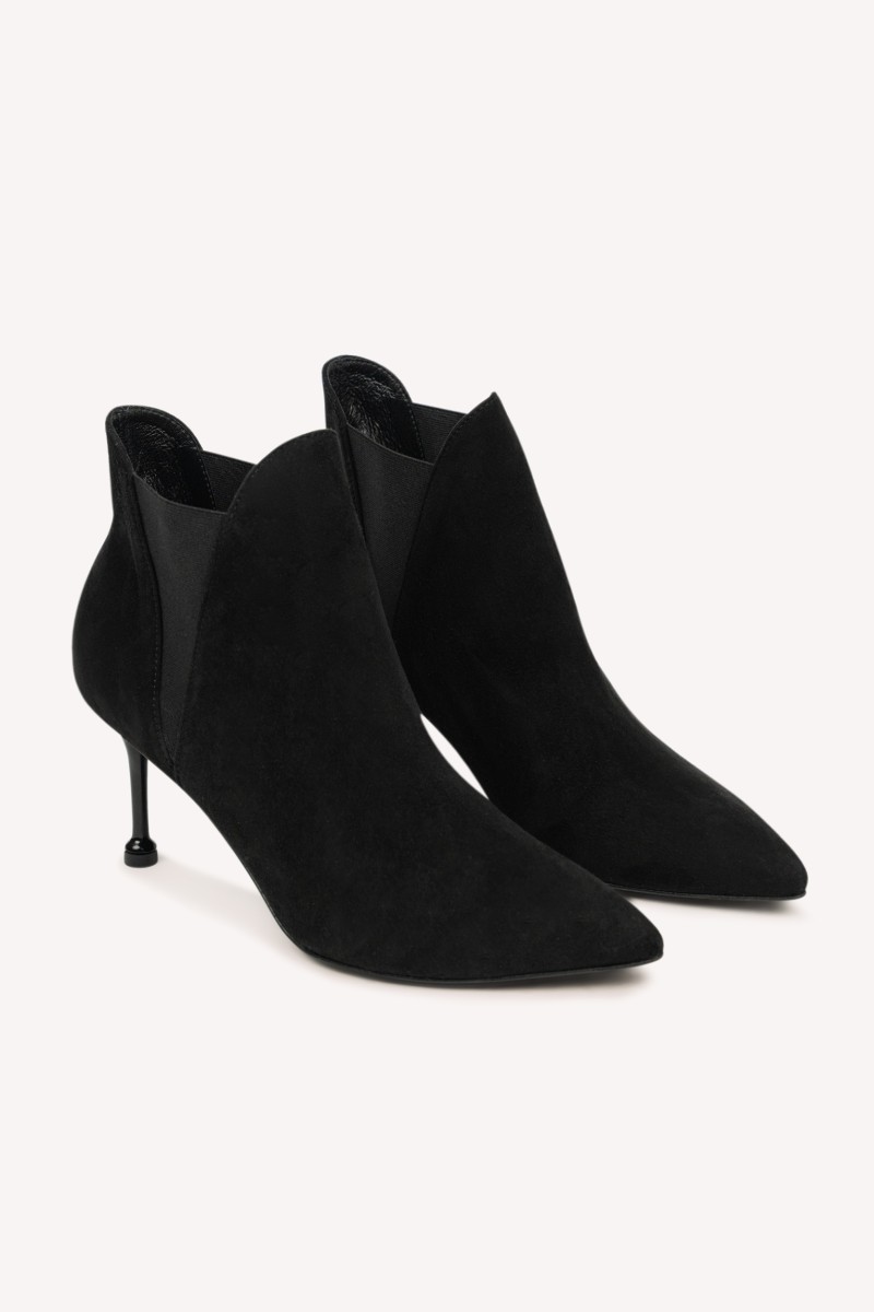 FIRE Black – czarne zamszowe botki damskie na obcasie 7 cm - widok 3/4
